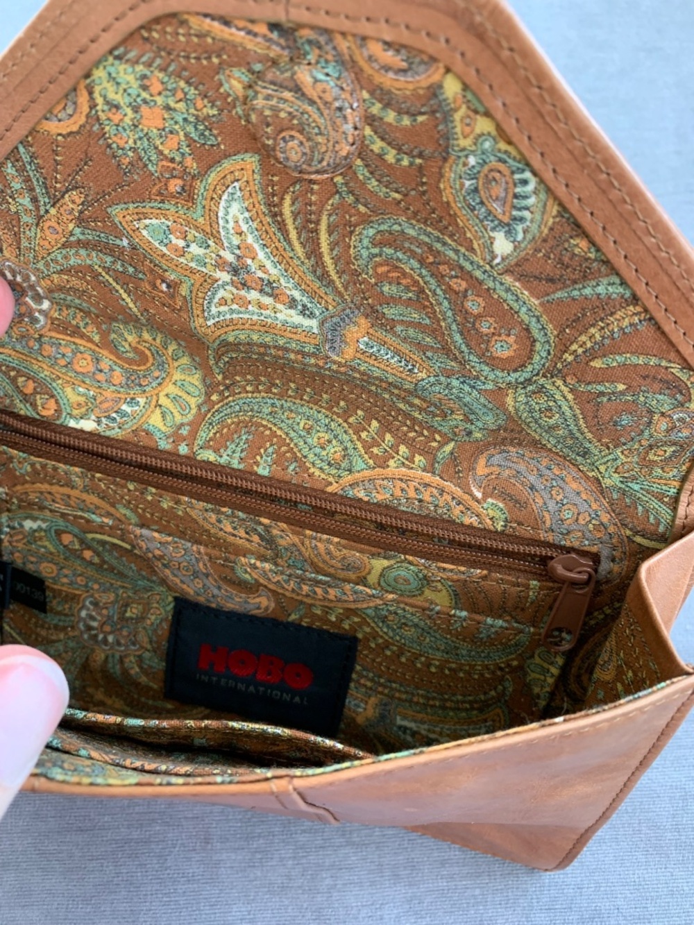 HOBO Tan Leather Wristlet Clutch with Tortoiseshell Ring - Picture 7 of 9